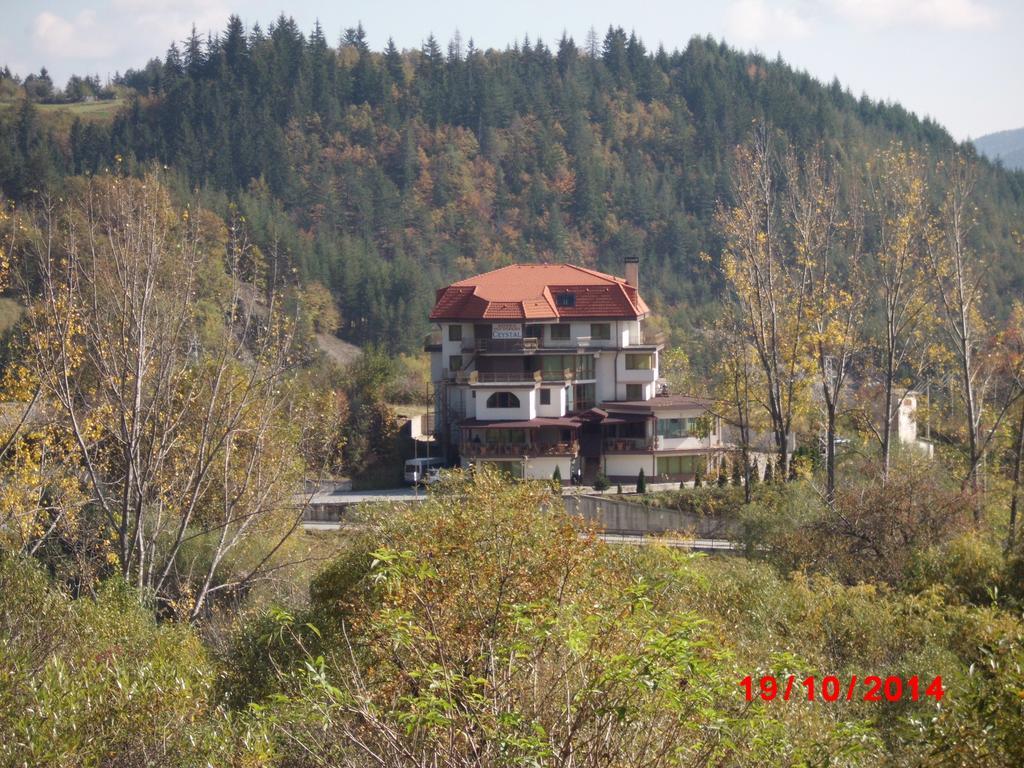 Семеен Хотел Кристал Smoljan Exteriér fotografie