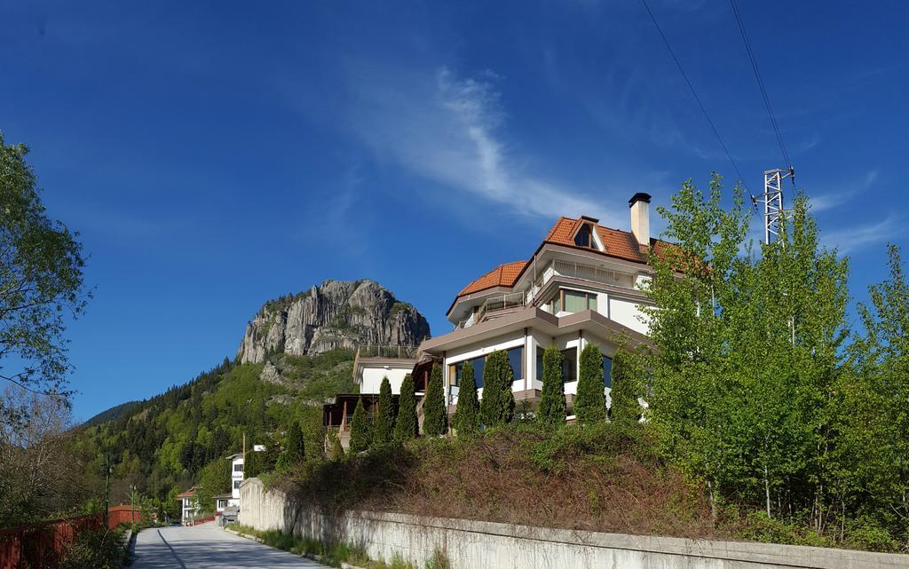 Семеен Хотел Кристал Smoljan Exteriér fotografie