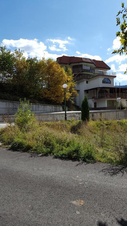 Семеен Хотел Кристал Smoljan Exteriér fotografie